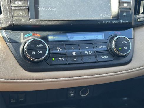 Used 2018 Toyota RAV4 XLE image 30