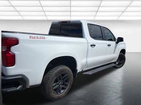 Used 2021 Chevrolet Silverado 1500 LT Trail Boss w/ Convenience Package II AWD/4WD image 3