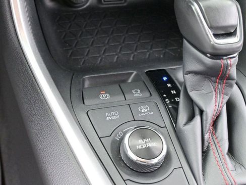 Used 2024 Toyota RAV4 SE w/ Weather & Moonroof Package AWD/4WD image 20