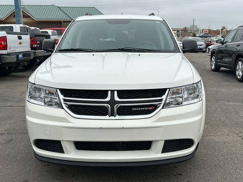 Used 2017 Dodge Journey SE w/ Flexible Seating Group image 3