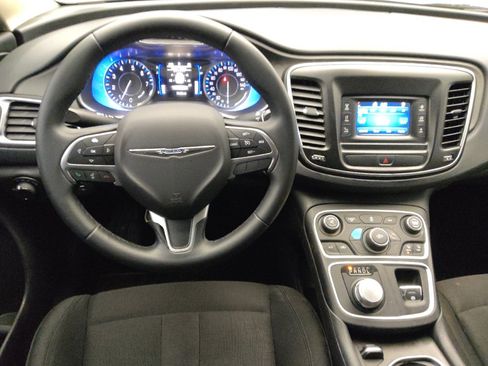 Used 2016 Chrysler 200 Touring image 22
