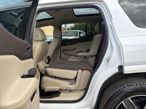 Used 2019 GMC Acadia Denali w/ Technology Package FWD image 28