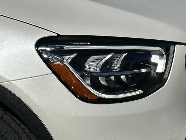 Used 2021 Mercedes-Benz GLC 300 4MATIC image 10