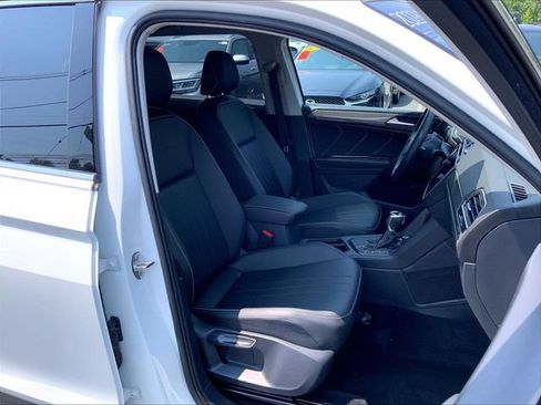 Used 2023 Volkswagen Tiguan SE FWD image 17