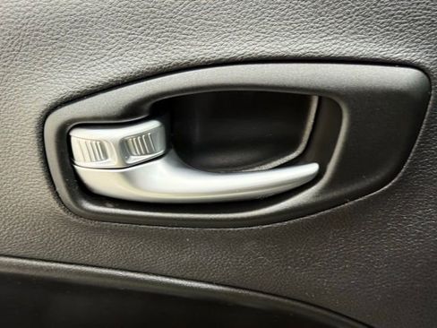 Used 2021 Jeep Compass Sport image 29