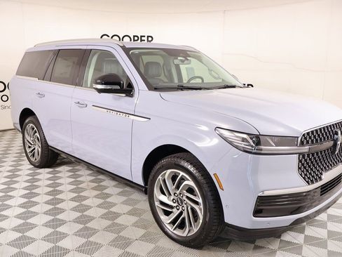 New 2025 Lincoln Navigator Reserve AWD/4WD image 1