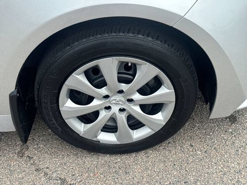 Used 2020 Toyota Corolla LE FWD image 42