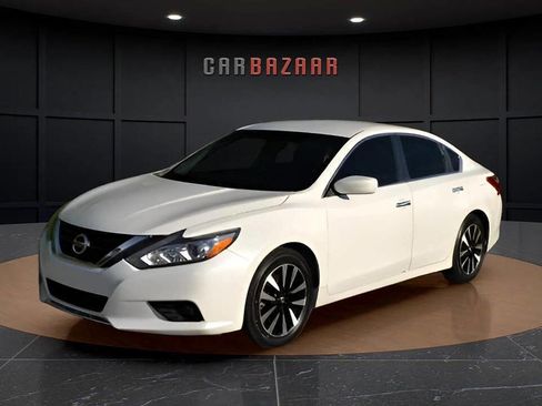 Used 2018 Nissan Altima 2.5 SV image 1