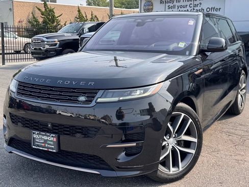 Used 2023 Land Rover Range Rover Sport SE Dynamic AWD/4WD image 4