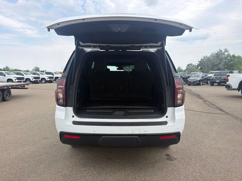 Certified 2023 Chevrolet Suburban Z71 w/ Luxury Package AWD/4WD image 36