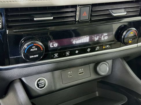 Certified 2021 Nissan Rogue SV AWD/4WD image 8