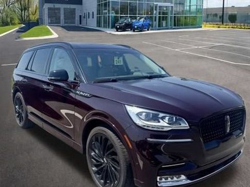 Used 2023 Lincoln Aviator Reserve w/ Equipment Group 201A RWD image 1