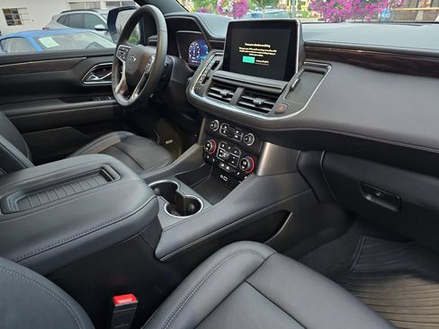 Used 2023 Chevrolet Tahoe Z71 w/ Z71 Off-Road Package AWD/4WD image 13