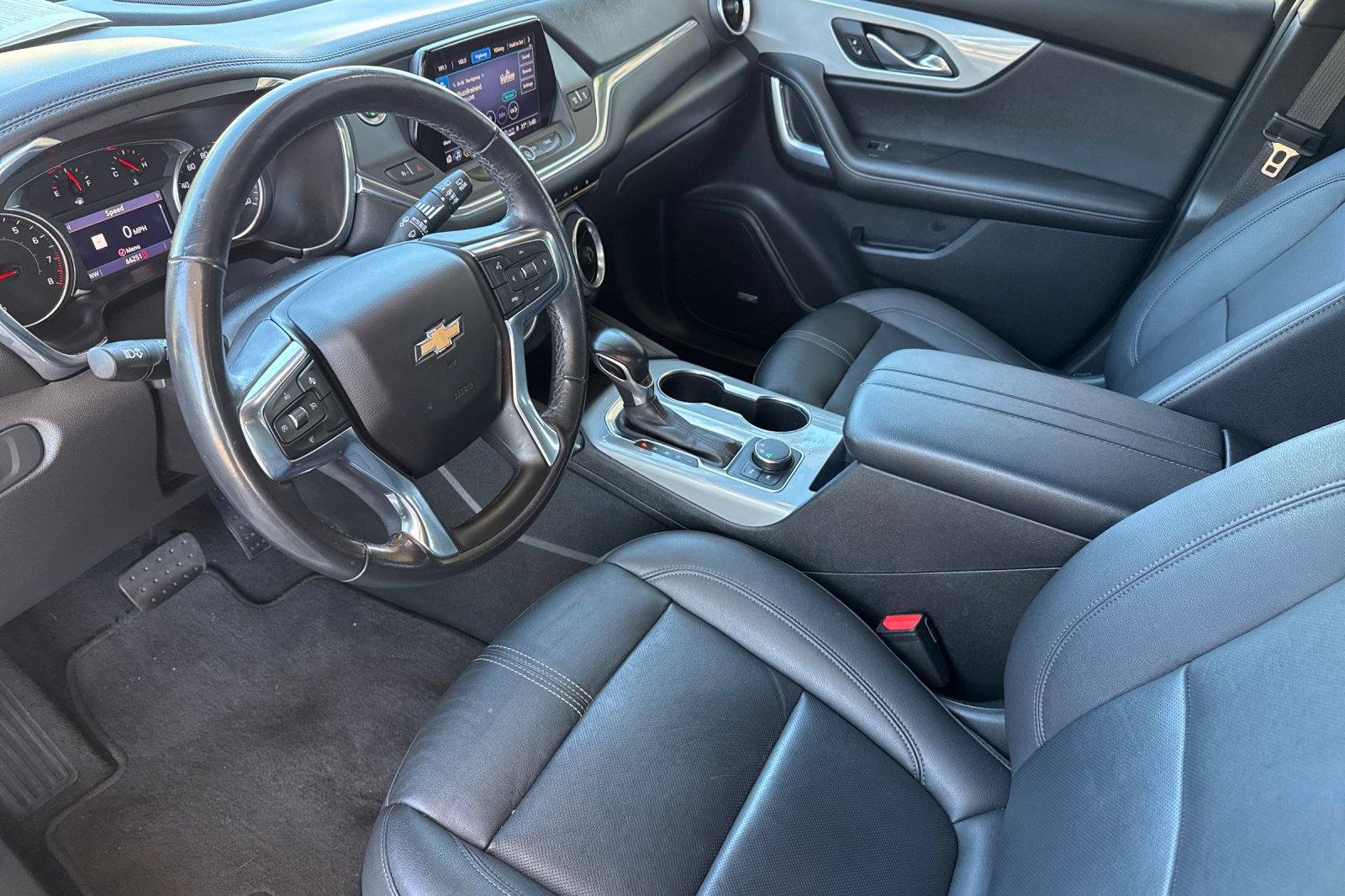 Used 2021 Chevrolet Blazer LT w/ Sound & Technology Package FWD image 5