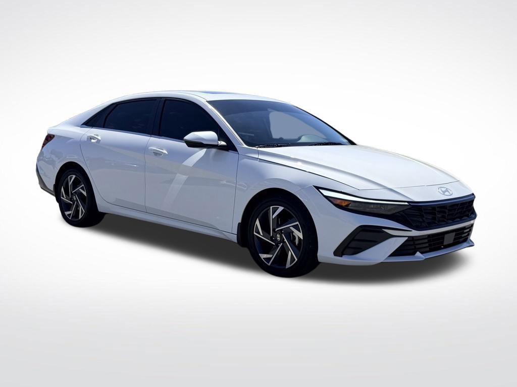 Used 2025 Hyundai Elantra Limited FWD image 9