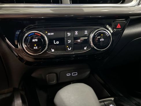 Used 2024 Chevrolet Trax ACTIV w/ Driver Confidence Package FWD image 16