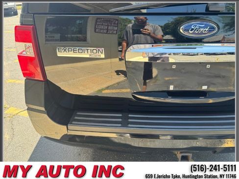 Used 2012 Ford Expedition Limited AWD/4WD image 32