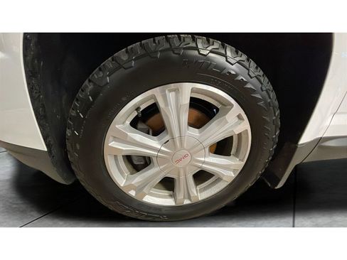 Used 2017 GMC Terrain SLE image 19