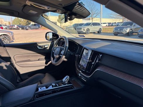 Used 2023 Volvo XC60 B5 Ultimate w/ Climate Package image 13
