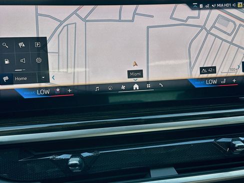 Certified 2025 BMW X7 xDrive40i w/ Premium Package AWD/4WD image 13
