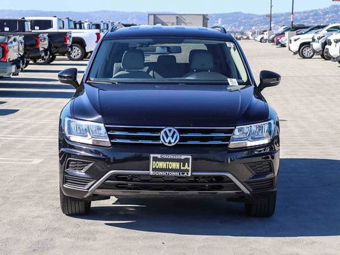 Used 2020 Volkswagen Tiguan S image 2