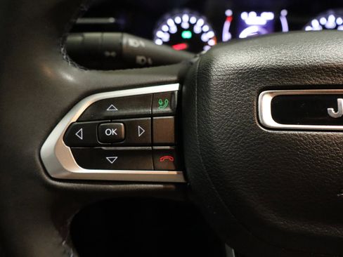 Used 2022 Jeep Compass Latitude image 12