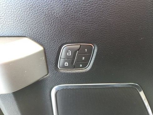 Used 2019 Ford F150 Lariat w/ Equipment Group 502A Luxury AWD/4WD image 47