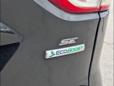 Used 2016 Ford Escape SE w/ SE Leather Comfort Package FWD image 18