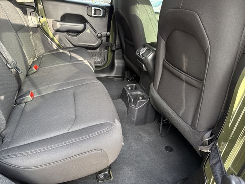 Used 2022 Jeep Wrangler Unlimited Sport image 20