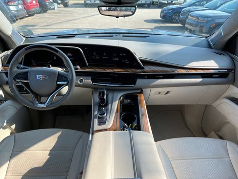 Used 2023 Cadillac Escalade ESV Sport Platinum RWD image 9