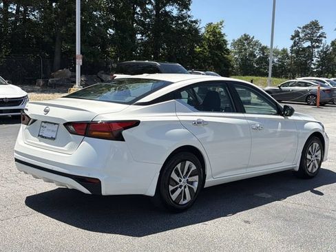 Certified 2025 Nissan Altima 2.5 S FWD image 6