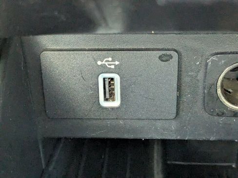 Used 2017 Ford Explorer XLT w/ Equipment Group 202A image 23