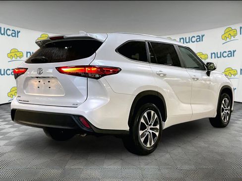 Used 2023 Toyota Highlander XLE image 6