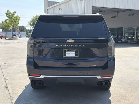 Used 2025 Chevrolet Suburban Premier AWD/4WD image 6