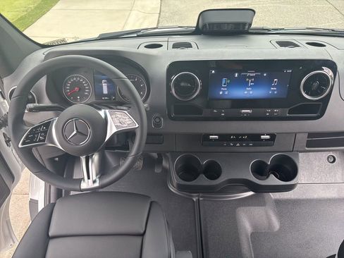 New 2026 Mercedes-Benz Sprinter 2500 image 40