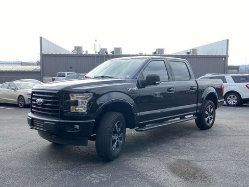 Used 2017 Ford F150 XLT w/ Equipment Group 302A Luxury image 8