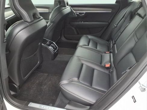 Used 2022 Volvo S90 B6 Inscription w/ Advanced Package image 14