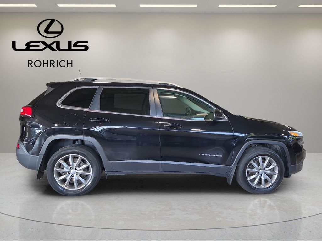 Used 2018 Jeep Cherokee Limited AWD/4WD image 5
