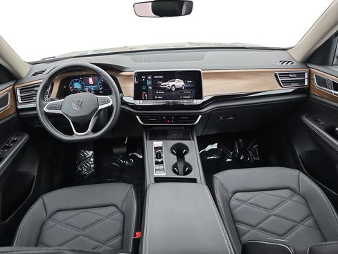 Used 2024 Volkswagen Atlas SE image 9