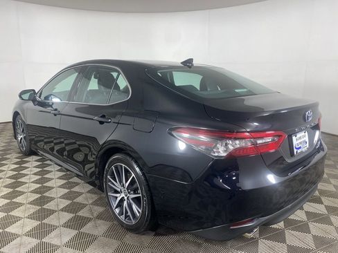 Used 2022 Toyota Camry XLE w/ Navigation Upgrade Package image 29