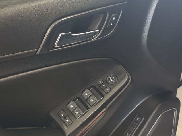Used 2019 GMC Yukon XL SLT w/ Premium Edition AWD/4WD image 11