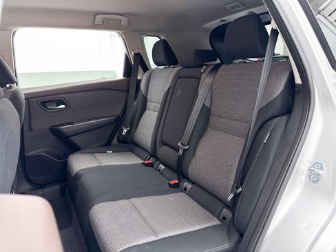 Used 2022 Nissan Rogue SV FWD image 28