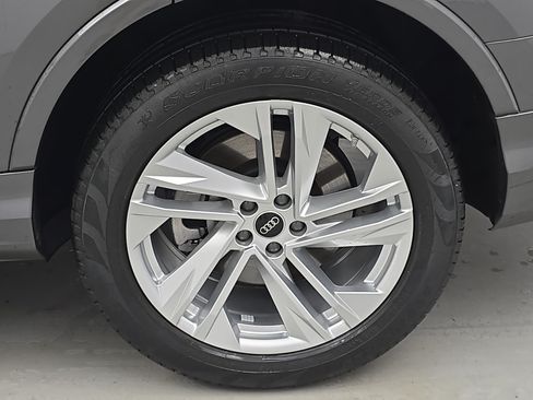 Used 2023 Audi Q7 2.0T Premium w/ Convenience Package AWD/4WD image 37