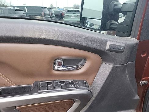Used 2018 Nissan Titan Platinum Reserve w/ Platinum Utility Package image 32