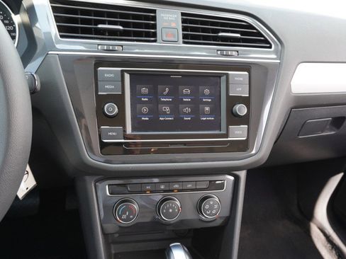 Used 2021 Volkswagen Tiguan S image 16