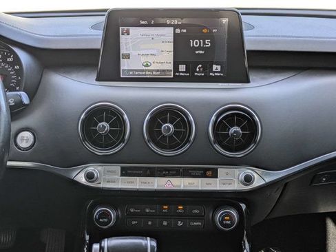 Used 2018 Kia Stinger Premium RWD image 17
