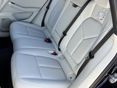 New 2026 Porsche Macan image 17