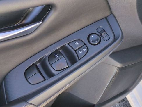 Used 2025 Nissan Sentra SV image 13