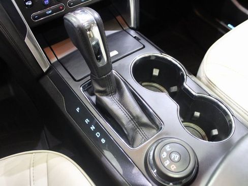 Used 2017 Ford Explorer Platinum image 16