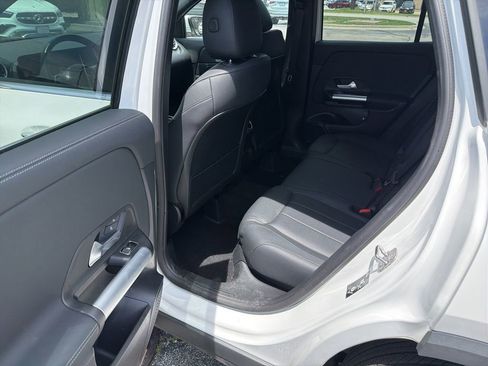 Used 2025 Mercedes-Benz GLA 250 image 12